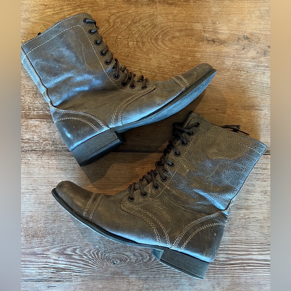 Madden girl Gray combat boots